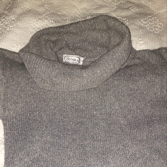 Womens turtle Neck size M Julie Fashions. - Picture 4 of 9